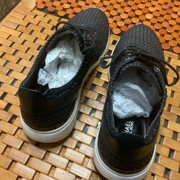 Michael Kors Sneaker Sale$$$ - Picture 3 of 3